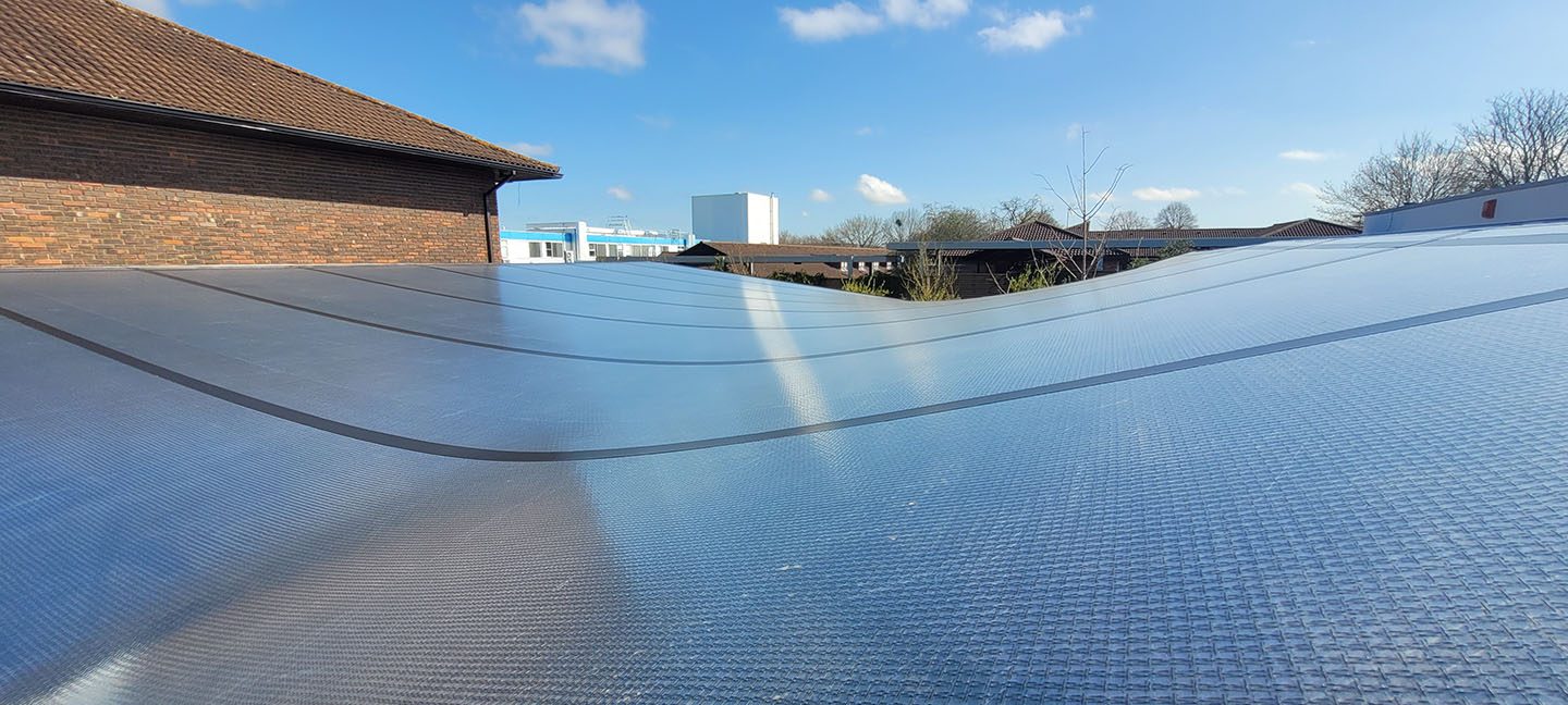 Membrane textile toiture jardin thérapeutique Horatio's Garden Serge Ferrari