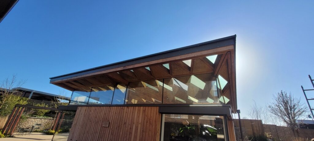 Pavillon Horatio's Garden jardin thérapeutique toiture textile Serge Ferrari