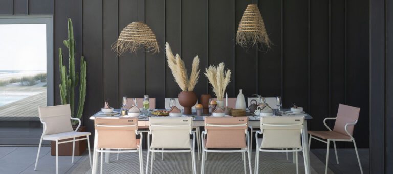 Mobilier extérieur Lafuma avec toile technique Serge Ferrari collection Colourful Story