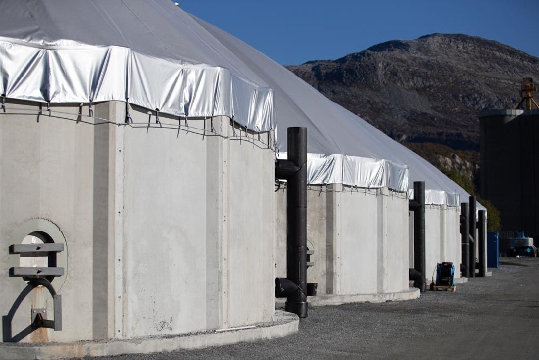 Cuves industrielles couvertes par membranes textiles en environnement montagneux