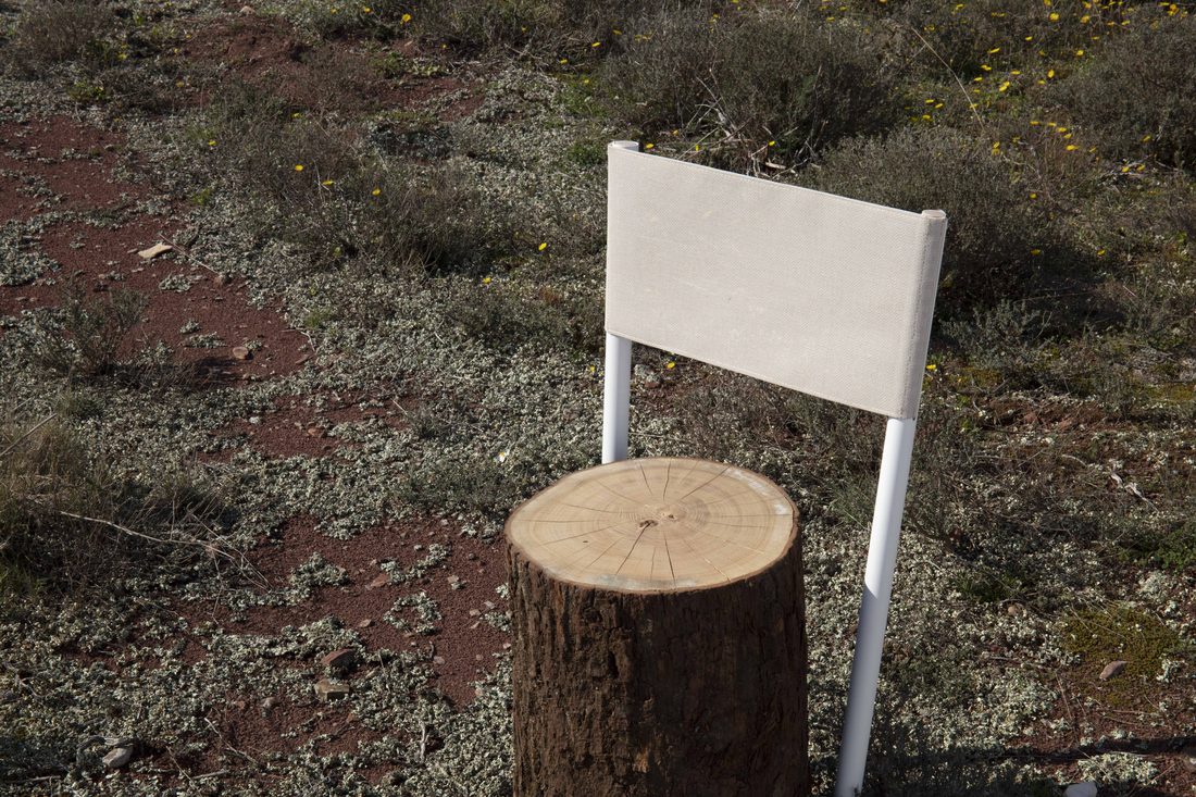 Dossier de chaise en Batyline Eden avec assise en rondin – proposition de design