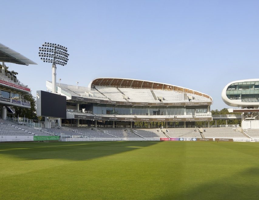 Toiture textile blanche en Flexlight Advanced 902 S2 sur les tribunes du stade Lord’s Cricket Ground