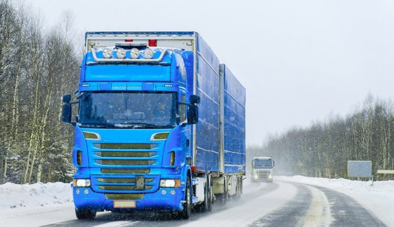 Truck im Schnee