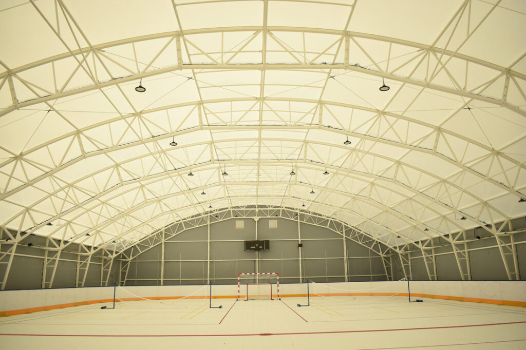 Shield 800 pour un toit tendu utilisé pour un complexe sportif