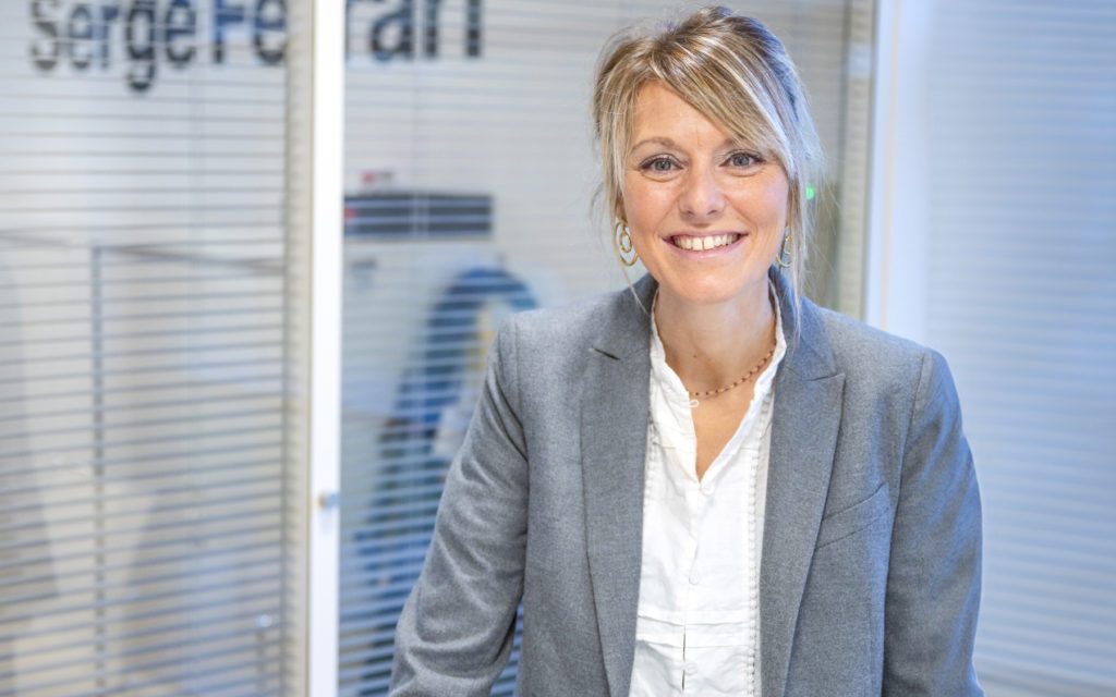 Portrait d’une collaboratrice Serge Ferrari Group engagée pour des membranes composites souples durables
