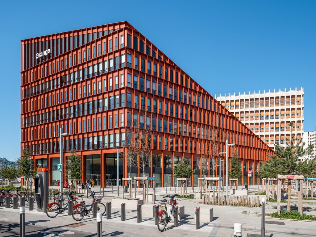 Bâtiment Orange Lumière Lyon architecture bureaux protection solaire Soltis