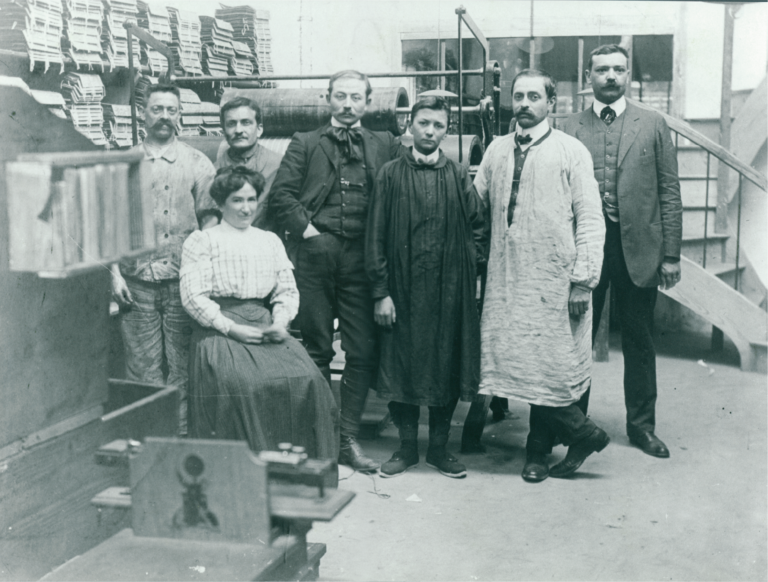 Photo 19e Siecle famille Ferrari