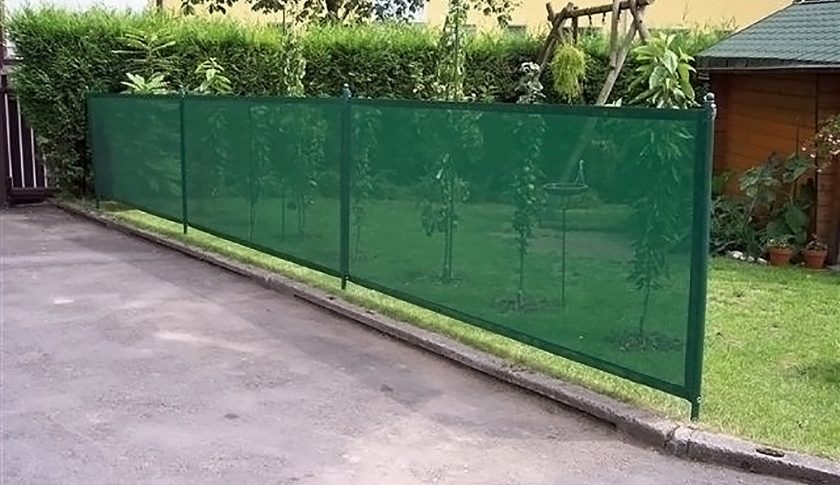 Clôture textile verte pour délimitation et protection extérieure