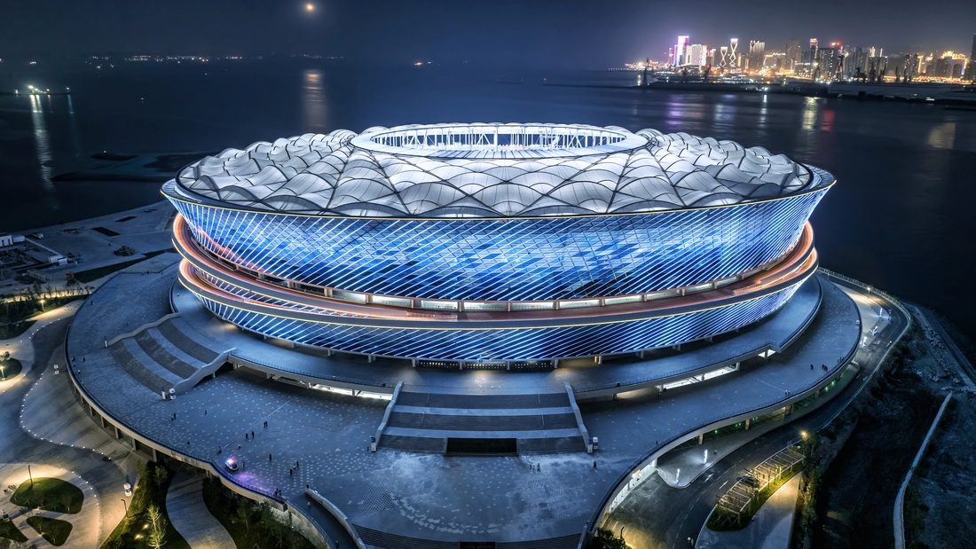 Détail de la membrane PTFE du stade de Dalian vue en plongée.