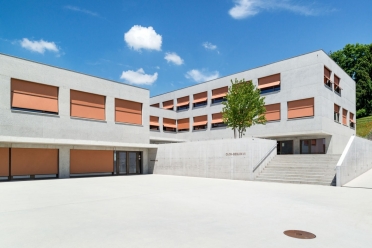 Protezione solare esterna della scuola media di Saint-Legier