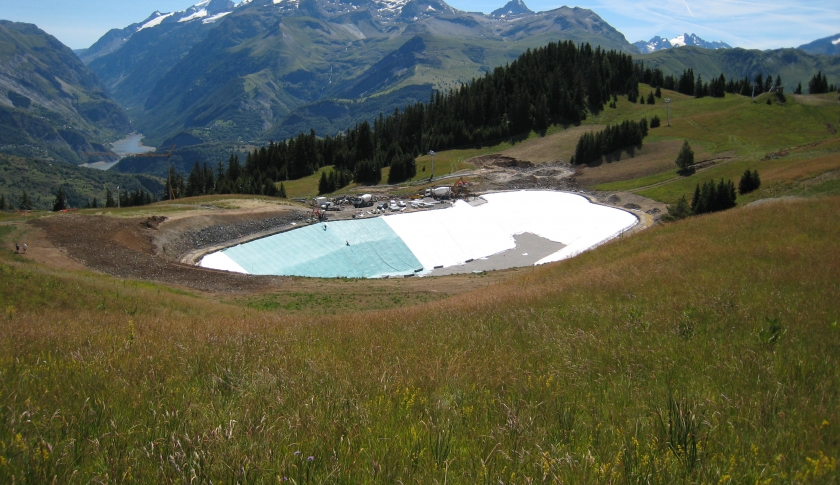 Artifical Mountain Lake in Auris with Biobrane Liner 1115