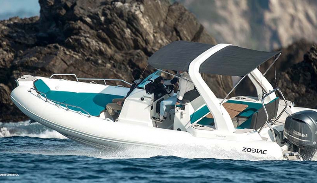 Zodiac Medline et Serge Ferrari upolsthery boat yacht
