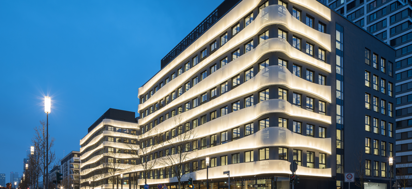 Zebra Bürogebäude mit Textilfassade, Frankfurt